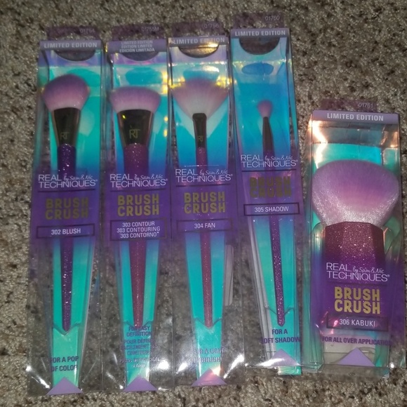 Real Techniques Other - Real Techniques Brush Crush Makeup Brushes